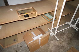 3 stk. glaskasser m.m.