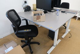 Kontorstol samt el. hæve/sænke skrivebord