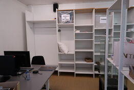 Mannequin, pude, glasudstilling m.m.