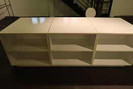 6 stk. udstillingspodier/reoler/skabe