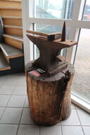 Armbolt med værktøj 