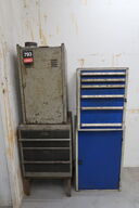 4 stk. Metalskabe med indhold 