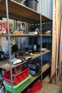 2 stk. reoler inkl. indhold (se billeder)