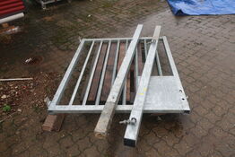 Låg og stoler i galv.