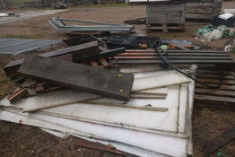 Div. plast- og metalemner m.v. (se billeder)