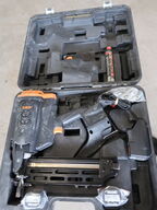 Klammepistol TJEP PQZ-75 GAS 3G med 2 batterier og lader