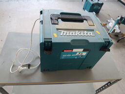 Lader dobbelt MAKITA indbygget i MAKITA kasse