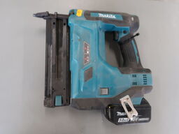 Stiftepistol MAKITA DBN500 med 1 batteri