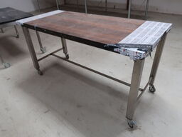 Arbejdsbord på hjul