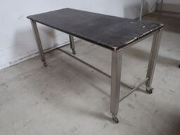 Arbejdsbord på hjul