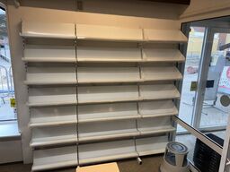 Stort parti udstillingsreoler