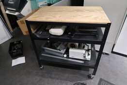 Opbevaringsvogn med skærebord, lamineringsmaskine m.m.