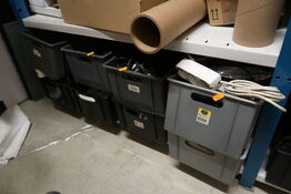 Kasser med div. Elektronik