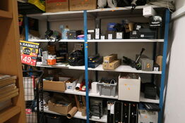 2 fag lagerreoler uden indhold