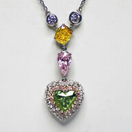 Diamanthalskæde med hvide og fancy farvede diamanter, ca 2.98 ct. IGI og GIA