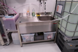 Rustfri stålbord med vask, armatur m.m. TECNODOM