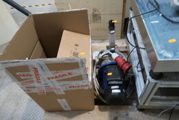 Pumpe, div. Trykmålere m.m.