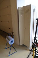 Afrullerstativ samt omklædningsskab