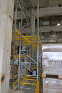 2 fag pallereoler uden indhold