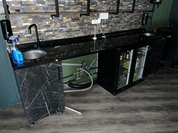 Disk m. 2. Stk. Vaske stationer og 2. Stk underskabe