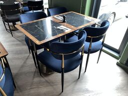 2. Stk. Cafe borde, 4. Stk. Stole i Stof