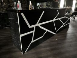 Bar disk m. Sodavands hane anlæg samt blandet indhold