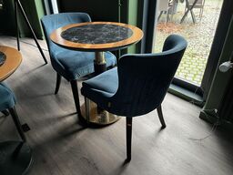 Rundt Cafe bord m. 2. Stk. Stole i stof