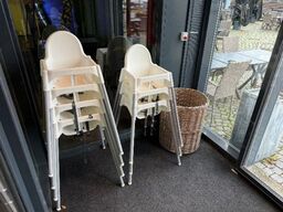 7.Stk. Børne højstole i plastik 