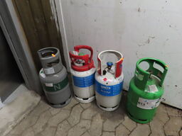 4 stk. flasker bl.a. med Aircon gas
