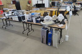 Diverse lamper, lampeskærme m.m.