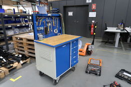 Værktøjsvogn med div. Værktøj