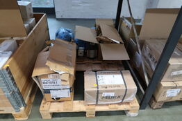 Palle med div. Pumper, motorer DANFOSS m.fl.