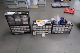 4 stk. sortimentskasser med indhold