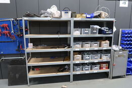 2 stk. lagerreoler med div. Værktøj m.m.