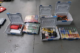 7 stk. kasser/sortimentskasser med værktøj, bolte m.m.