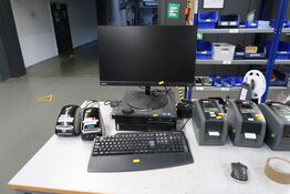 Computer LENOVO, computerskærm LENOVO T24i-10, tastatur, mus