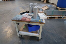 Opbevaringsvogn med indhold