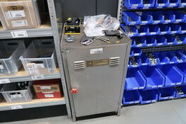 Værktøjsskab med div. Værktøj