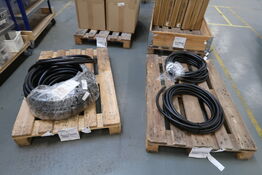 2 stk. paller med slanger