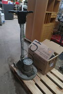 Gulvpoleringsmaskine NUMATIC NMD 1000S med tilbehør