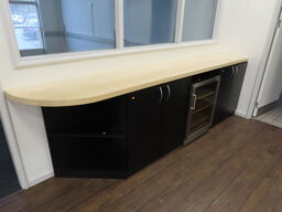 Skabe med bordplade 310x55 cm (vinkøleskab medfølger ikke)