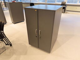 Kontorskab (78x42x127cm.)