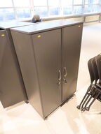 Kontorskab (78x42x127cm.)