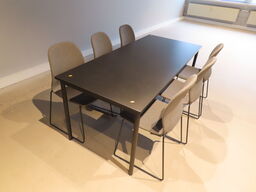 Spisebord med 6 stole