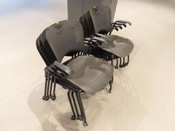 8 stk. Stabelbare stole på hjul. HERMAN MILLER