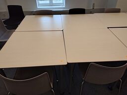 Fire mødeborde med hjul