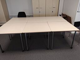 Seks mødeborde med hjul