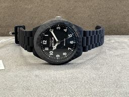 Armbåndsur  SECTOR DIVER 36 MM 3H BLK DIAL BLACK SILICON ST