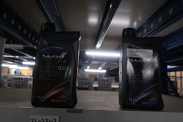 30 stk. motorolie samt gearolie WOLF 