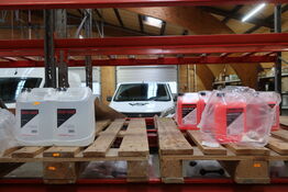 Diverse kølervæske, sprinklervæske samt demineraliseret vand 